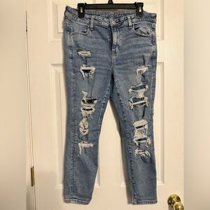 American Eagle Size 14 distressed capri